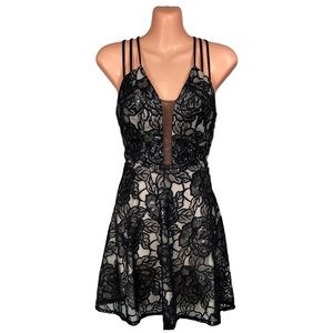 B. Darlin Sheer Lace Sequins Sleeveless A-line Mini Black Cocktail Dress sz 1/2